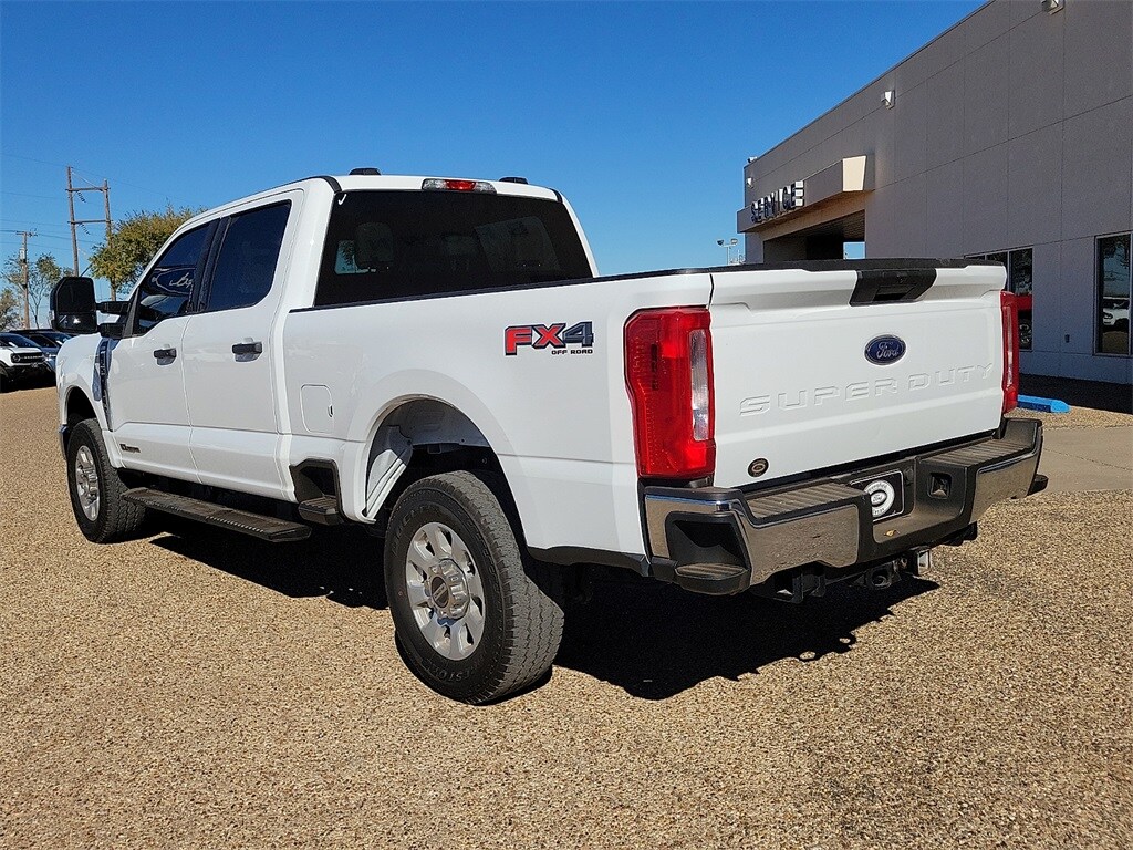 2024 Ford F-250 XLT photo 3