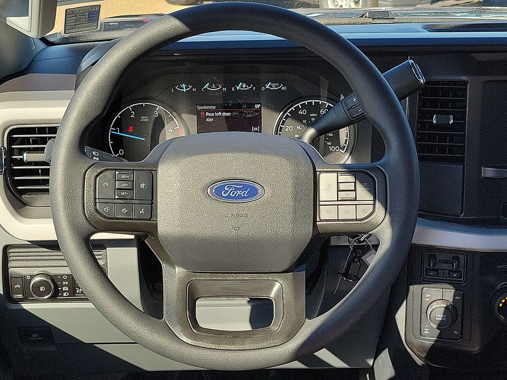 2026 Ford F-350 Super Duty XL - Photo 18