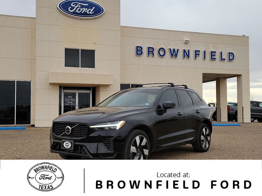 2025 Volvo XC60 T8 Plus Dark AWD's photo