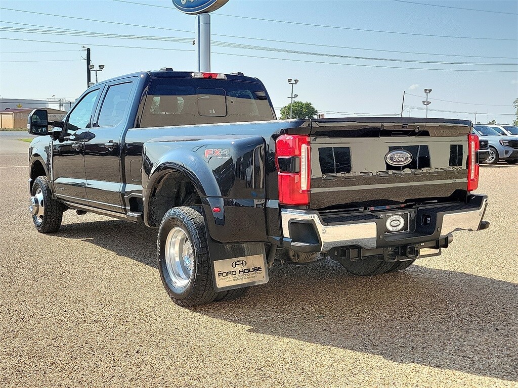 2023 Ford F-350 Lariat photo 4