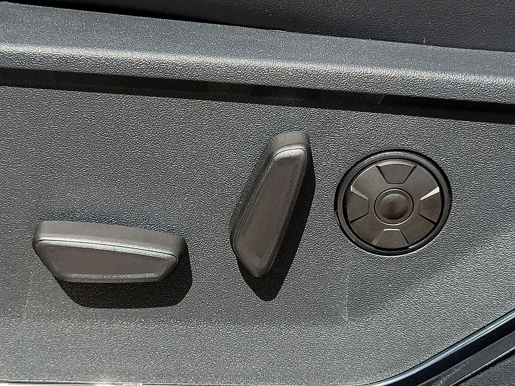 2026 Ford F-250 Super Duty Platinum - Photo 13