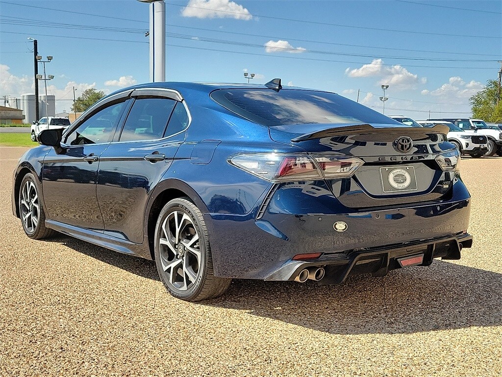 2021 Toyota Camry XSE photo 3