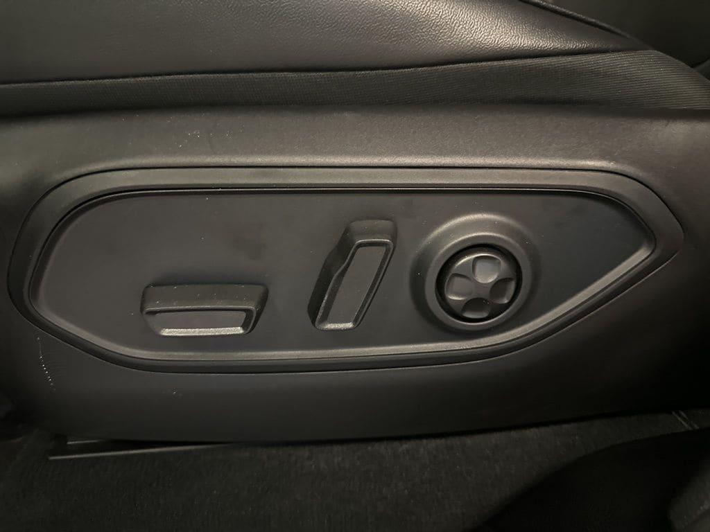 New 2026 Jeep Grand Cherokee Laredo Sport Utility