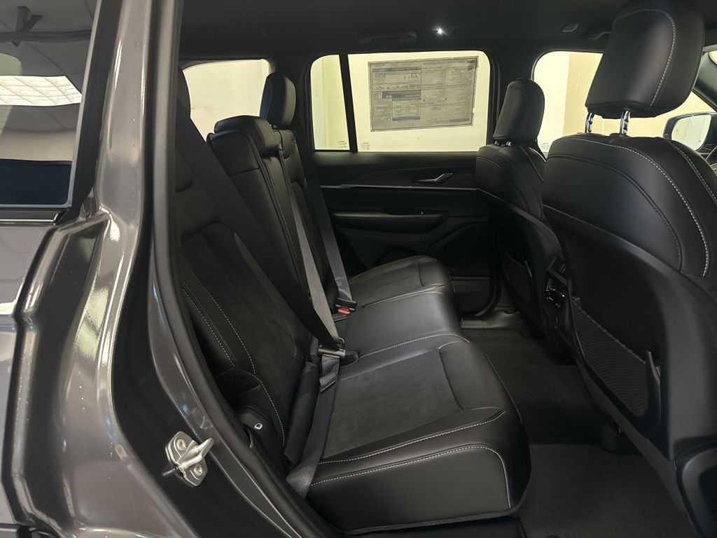 2026 Jeep Grand Cherokee Laredo - Photo 42