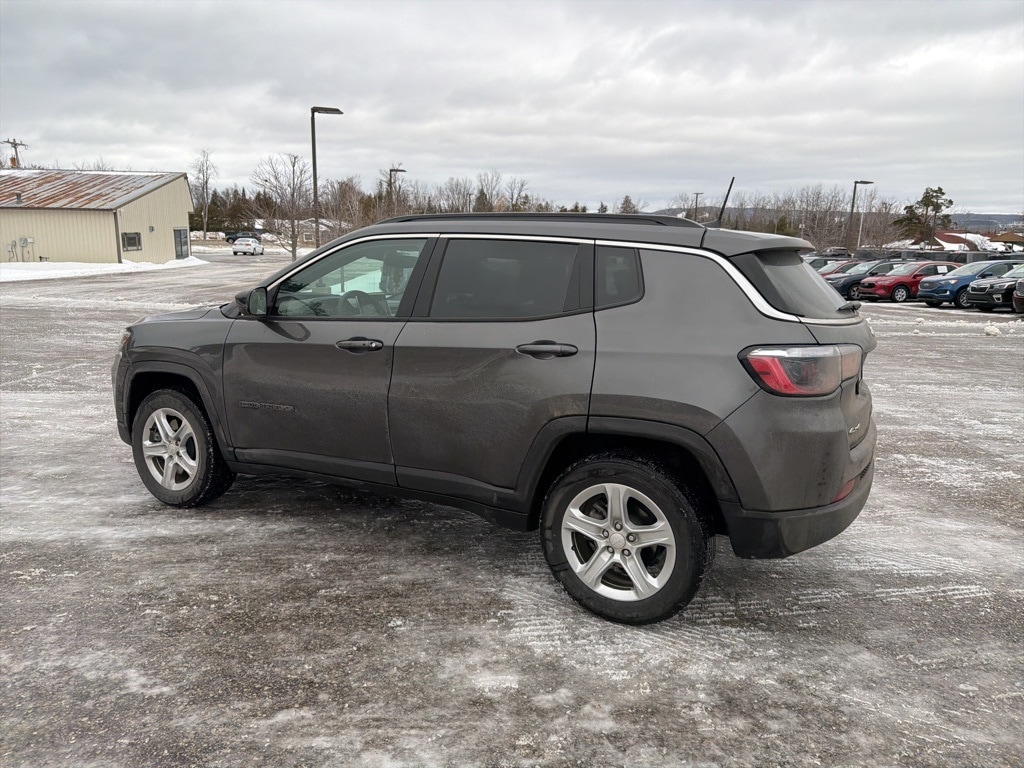 Used 2023 Jeep Compass Latitude SUV