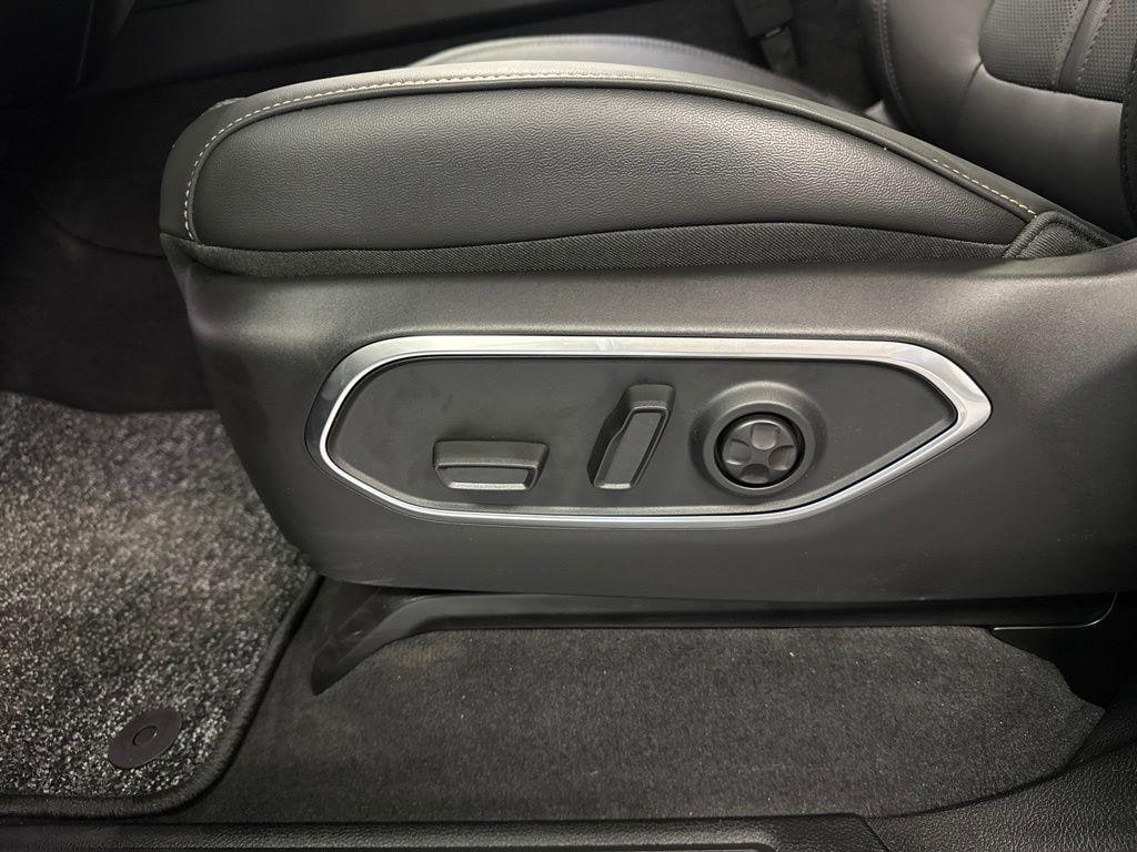 New 2026 Jeep Grand Wagoneer Base Sport Utility