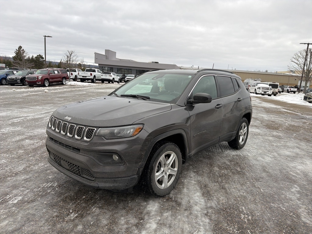 Used 2023 Jeep Compass Latitude SUV