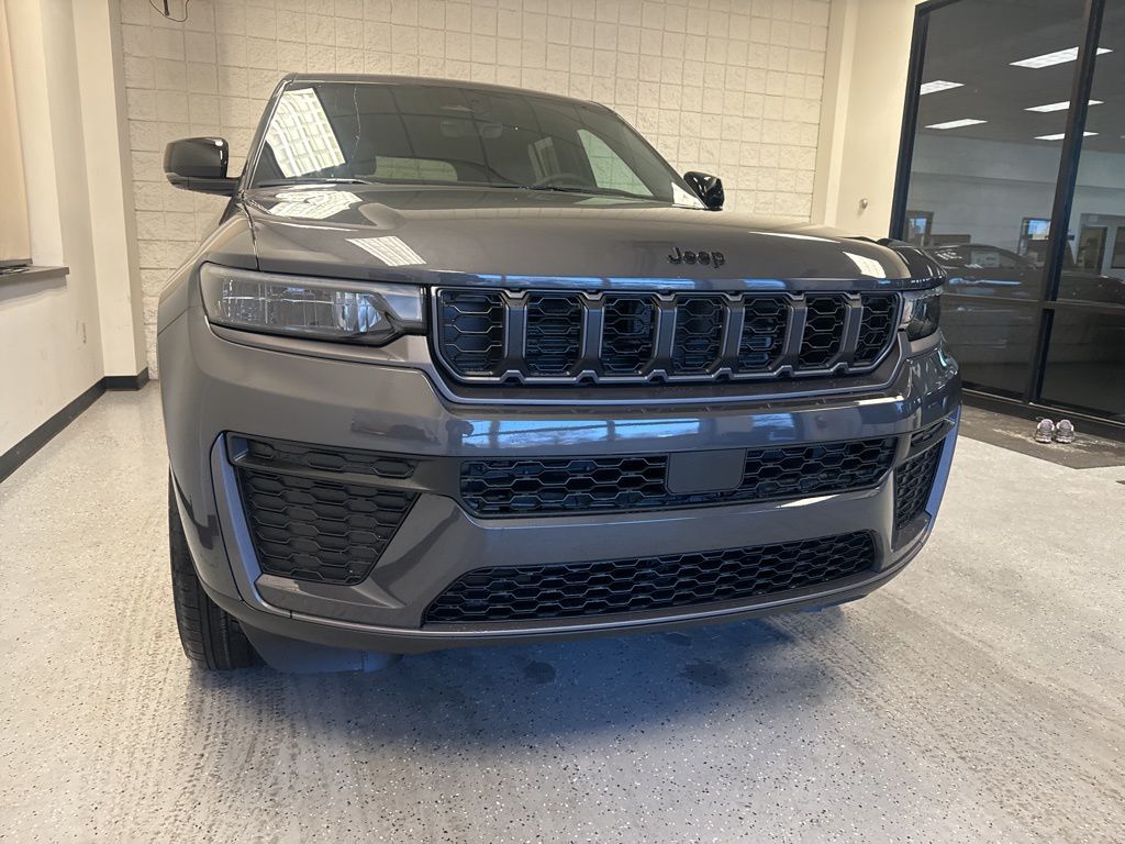 2026 Jeep Grand Cherokee Laredo - Photo 9