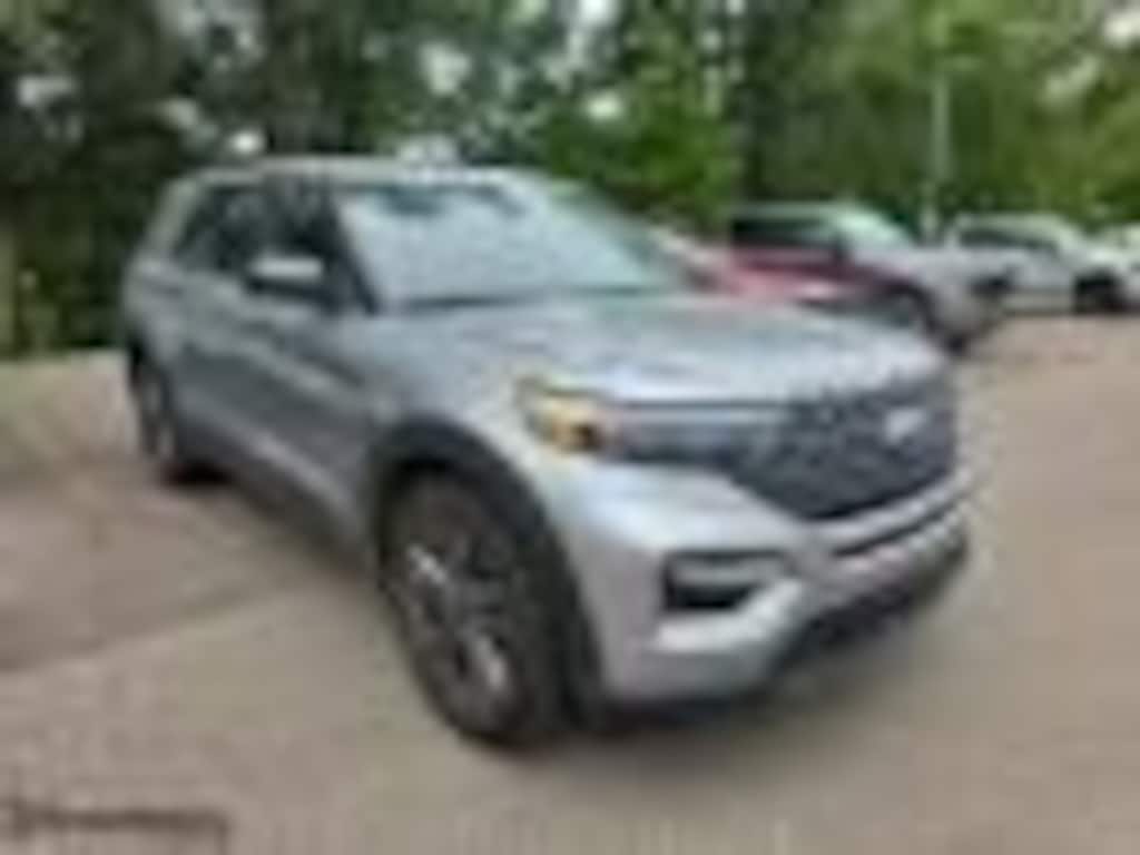 Used 2024 Ford Explorer XLT SUV