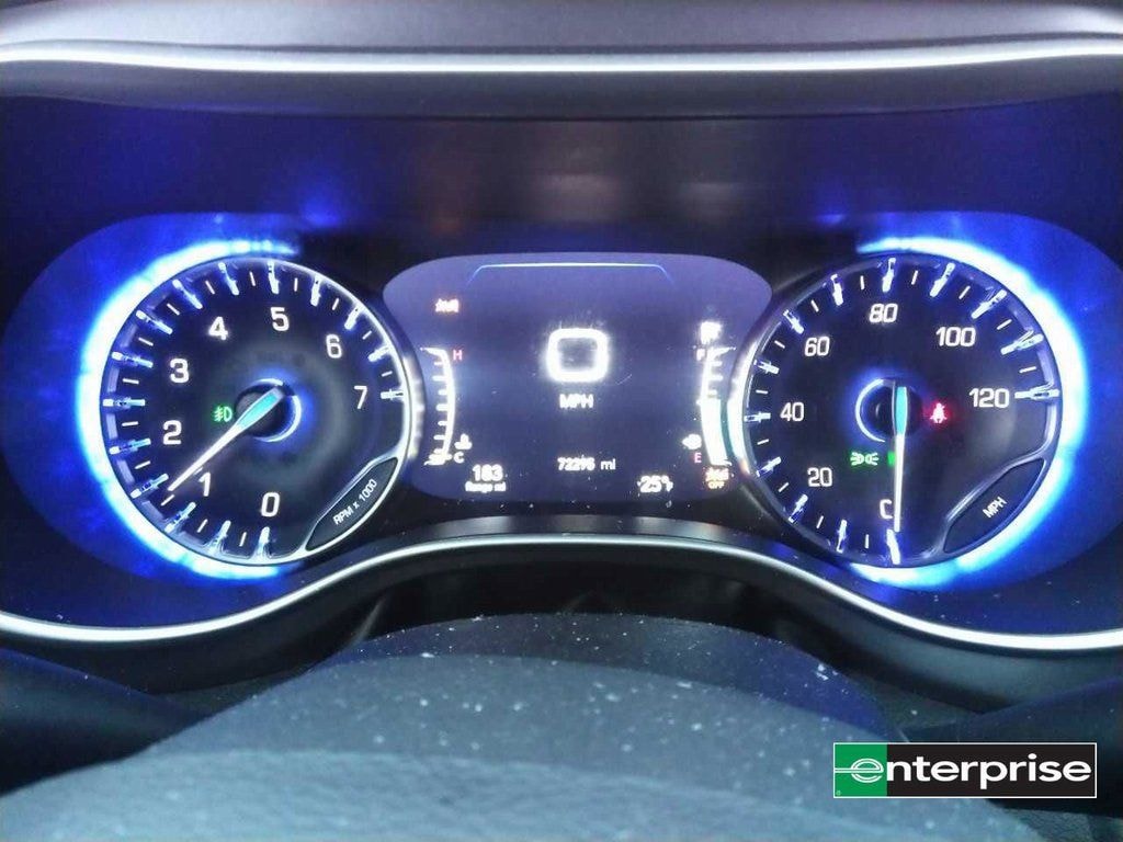 Used 2023 Chrysler Pacifica Touring L Minivan/Van