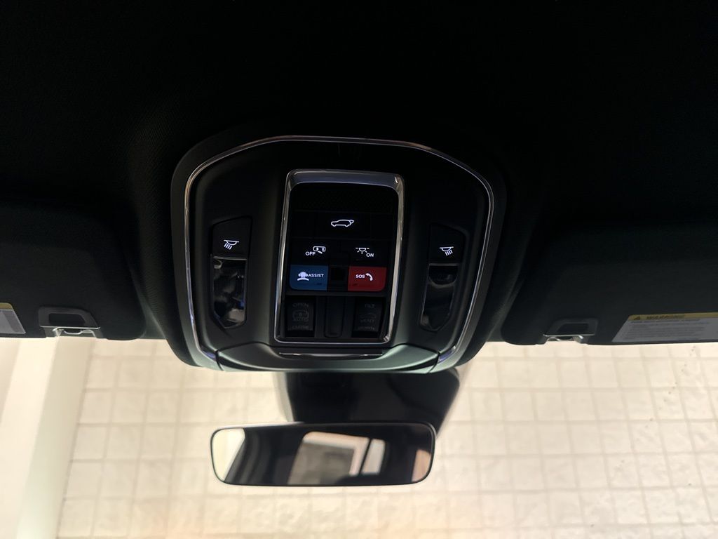 2026 Jeep Grand Cherokee Laredo - Photo 38