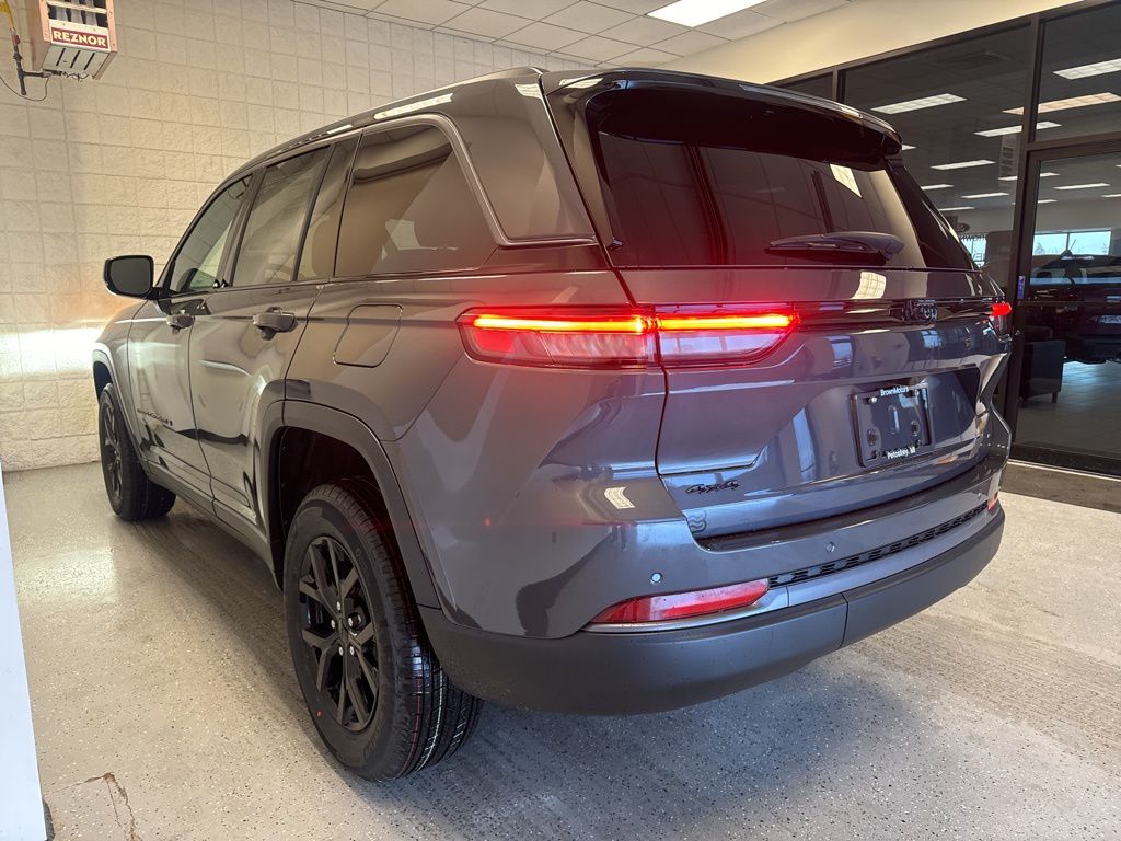 2026 Jeep Grand Cherokee Laredo - Photo 15