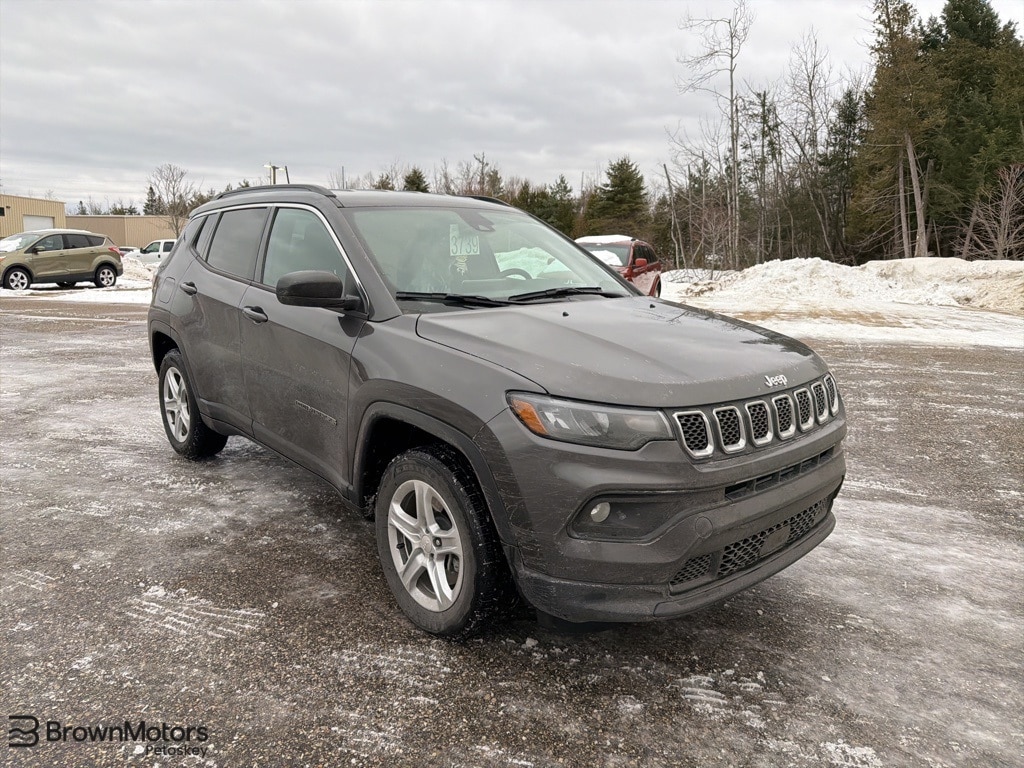 2023 Jeep Compass Latitude's photo