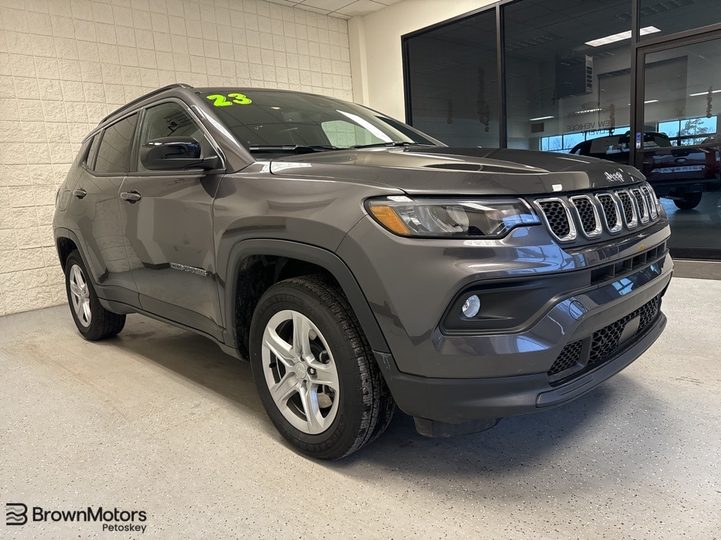 2023 Jeep Compass Latitude's photo