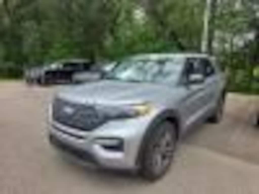 Used 2024 Ford Explorer XLT SUV