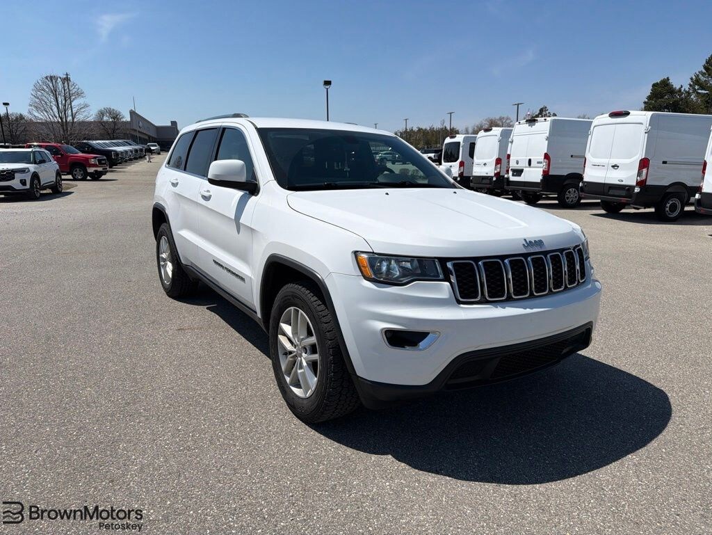 Used 2018 Jeep Grand Cherokee Laredo SUV