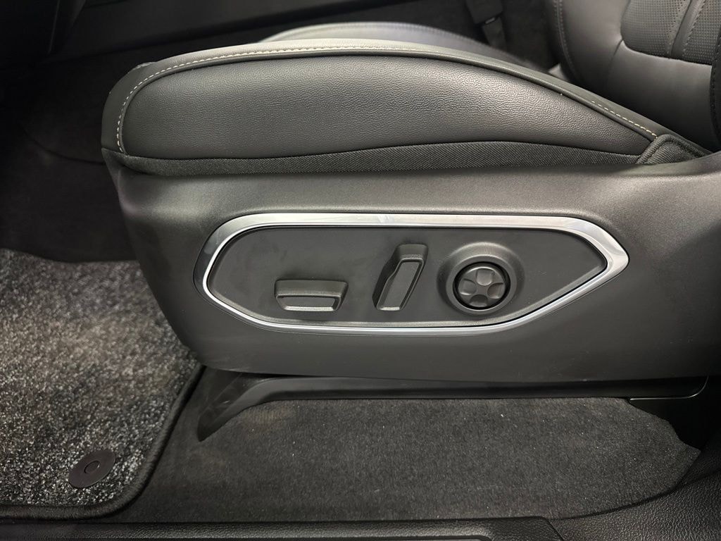 New 2026 Jeep Grand Wagoneer Base Sport Utility