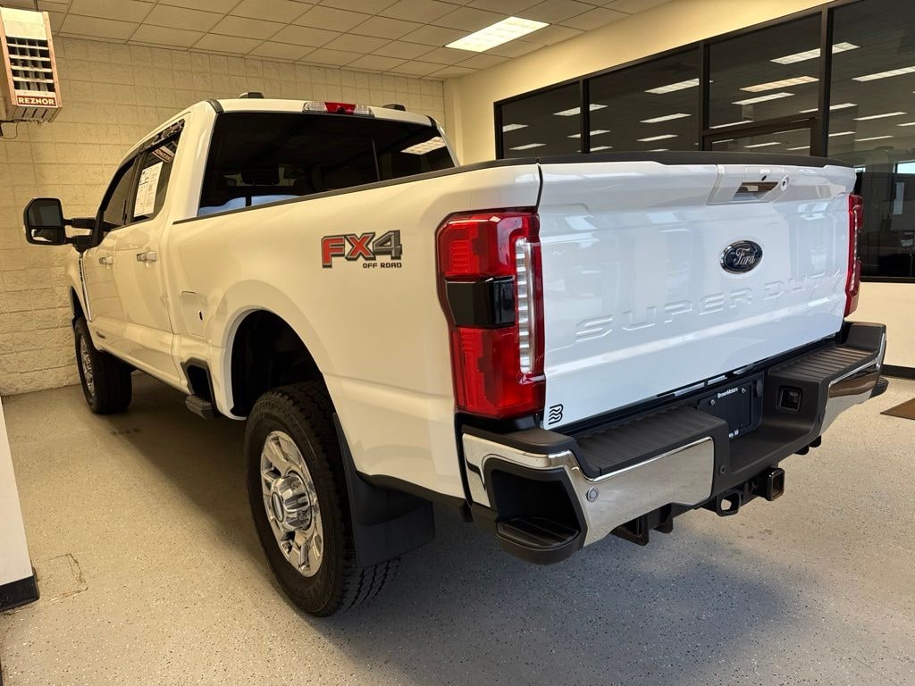 Used 2023 Ford F-350SD Lariat Truck