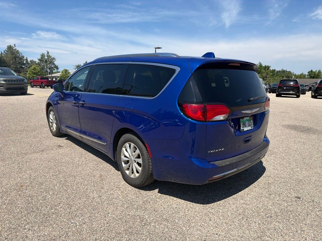Used 2018 Chrysler Pacifica Touring L Plus Minivan/Van