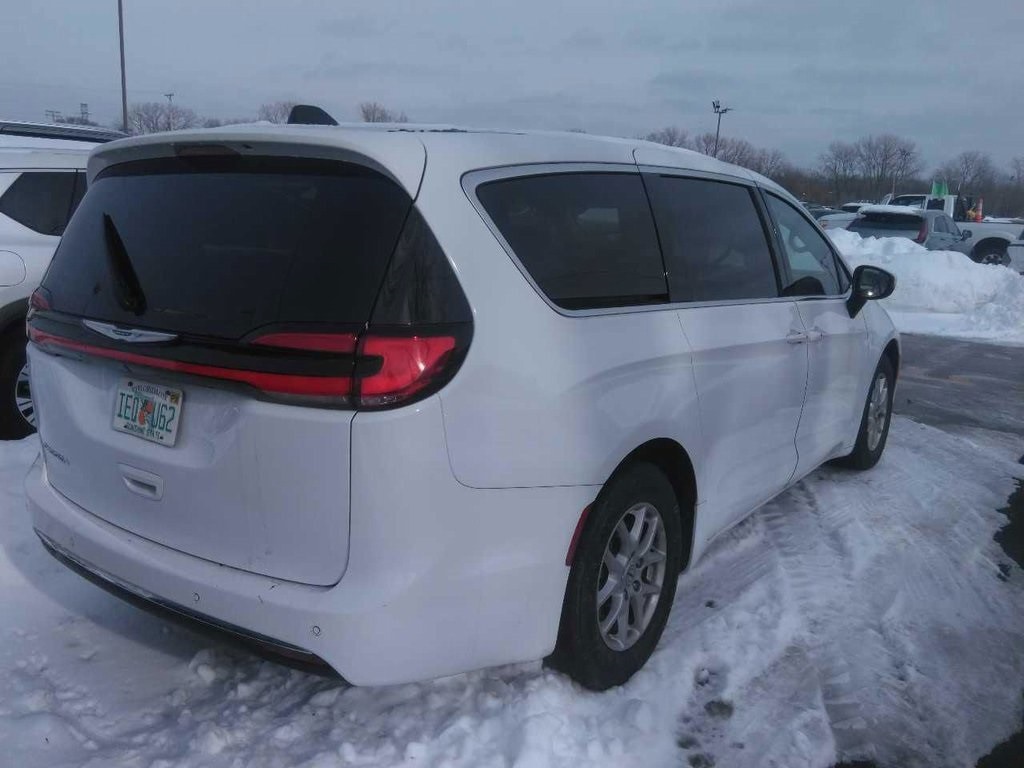 Used 2023 Chrysler Pacifica Touring L Minivan/Van