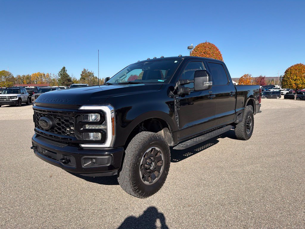 Used 2025 Ford F-250SD Lariat Truck
