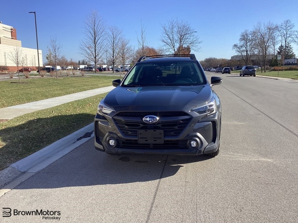 2023 Subaru Outback Premium's photo