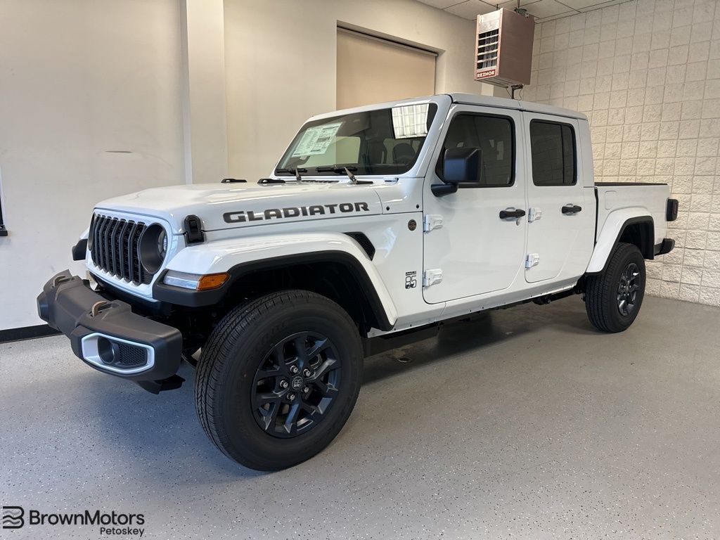 2026 Jeep Gladiator 85th Anniversary Edition Auto's photo