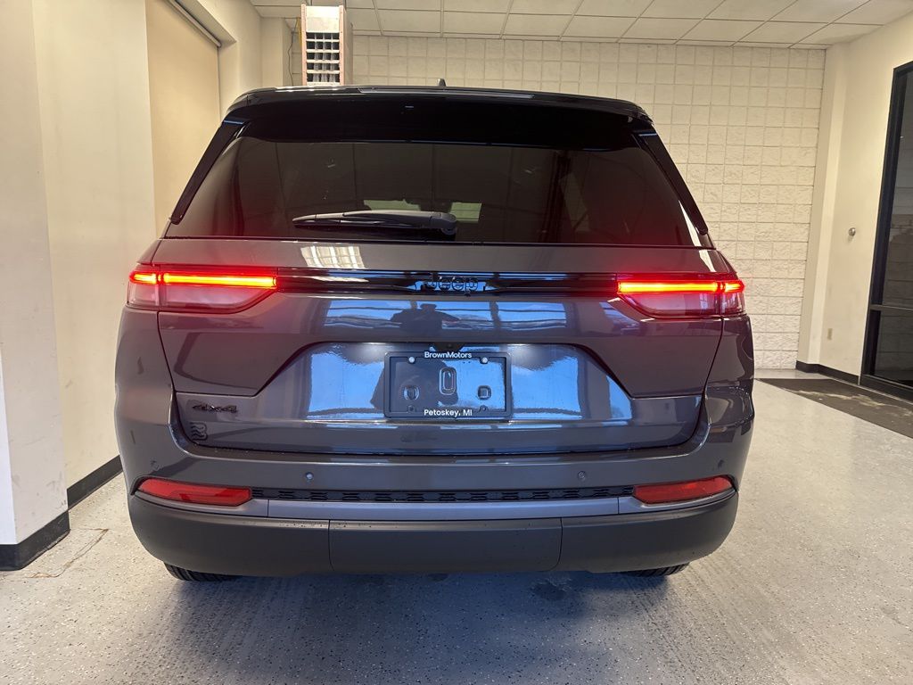2026 Jeep Grand Cherokee Laredo - Photo 18