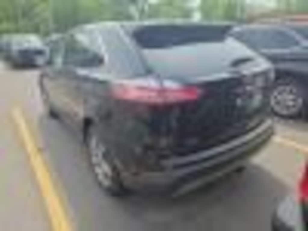 Used 2024 Ford Edge SEL SUV
