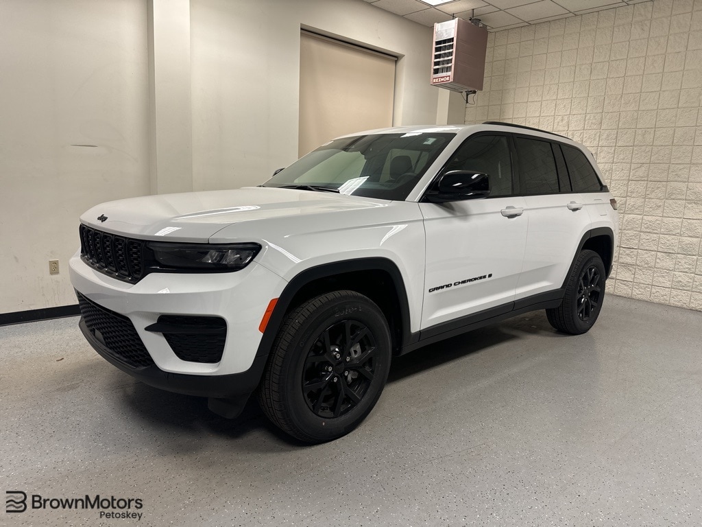 2025 Jeep Grand Cherokee Altitude's photo