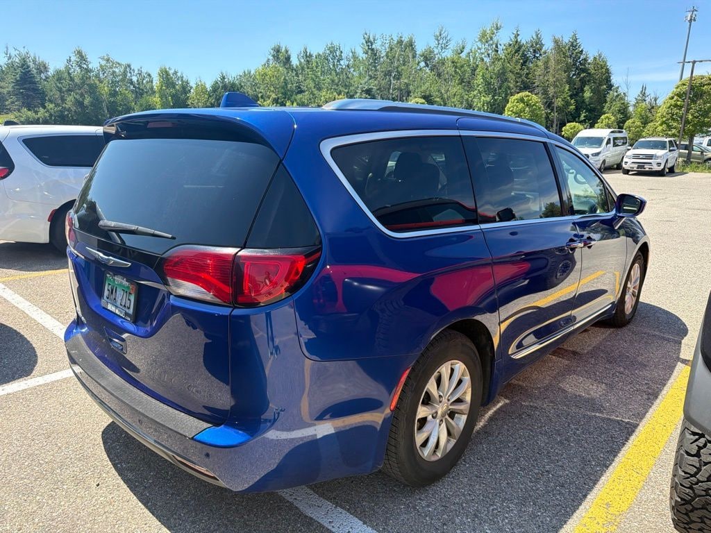 Used 2018 Chrysler Pacifica Touring L Plus Minivan/Van
