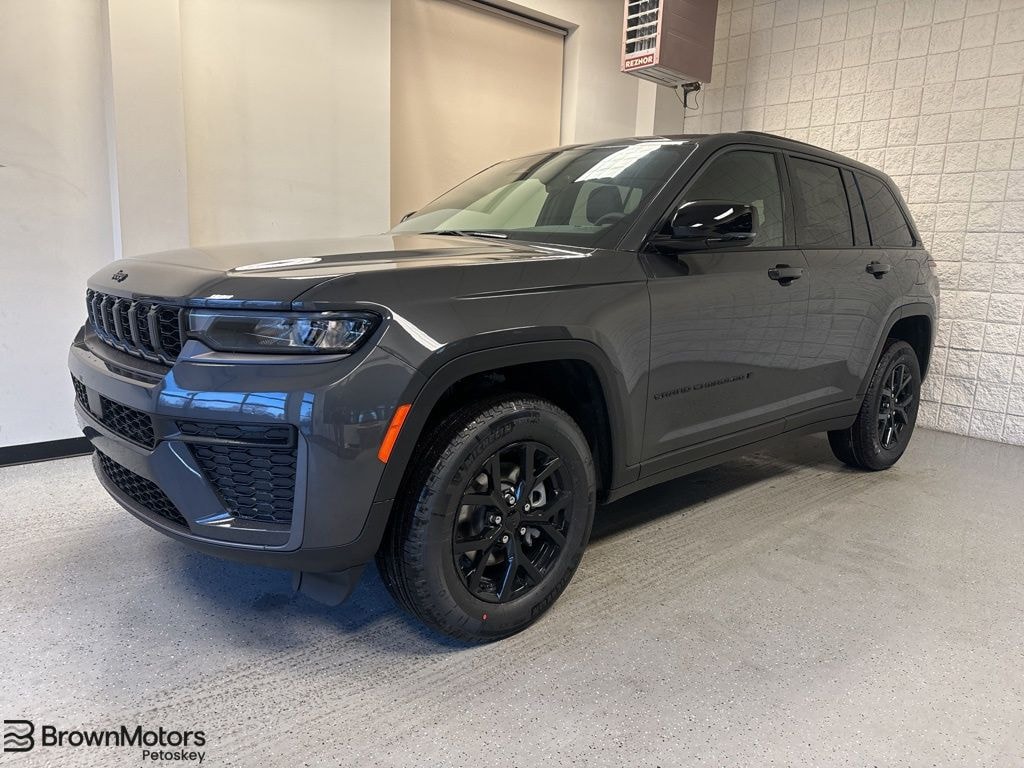New 2026 Jeep Grand Cherokee Laredo Sport Utility