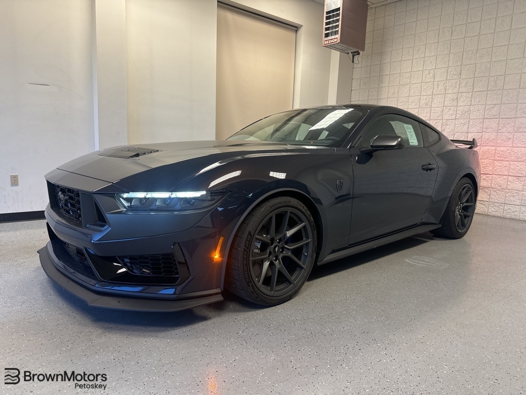 2025 Ford Mustang Dark Horse's photo