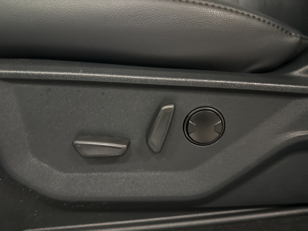 New 2026 Ford F-350 F-350 Lariat Truck Crew Cab