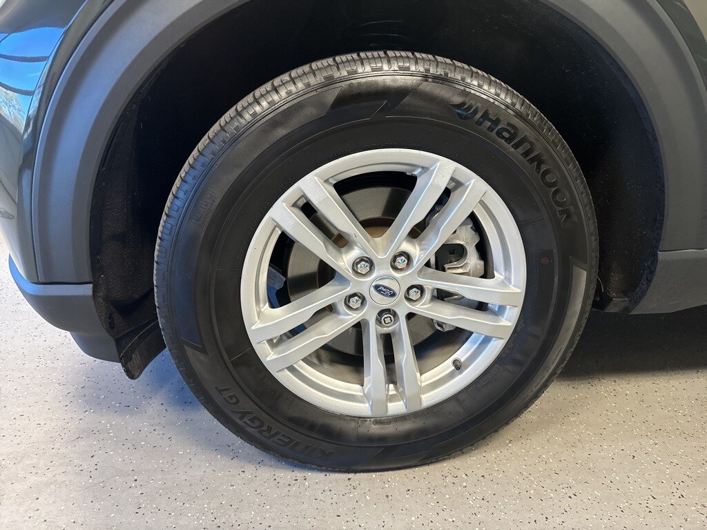 2023 Ford Explorer XLT photo 2