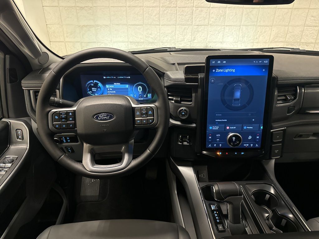 2025 Ford F-150 Lightning Flash - Photo 26
