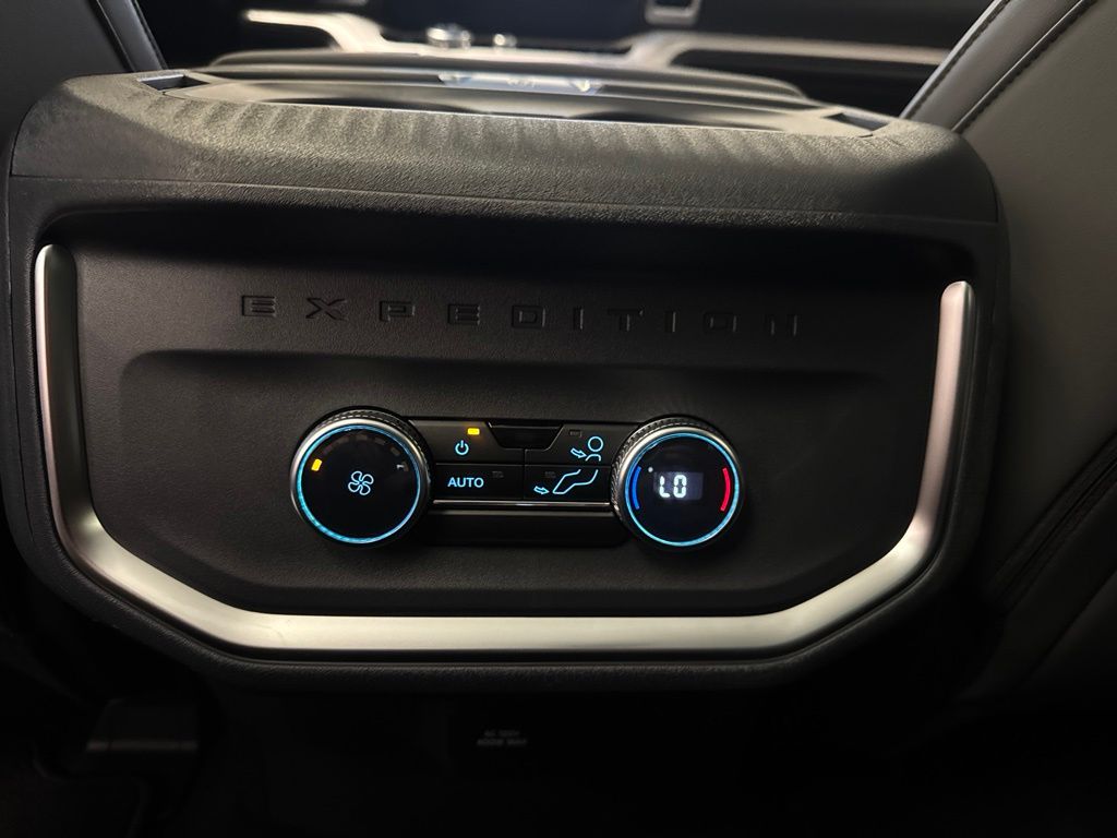 2025 Ford Expedition Active - Photo 25