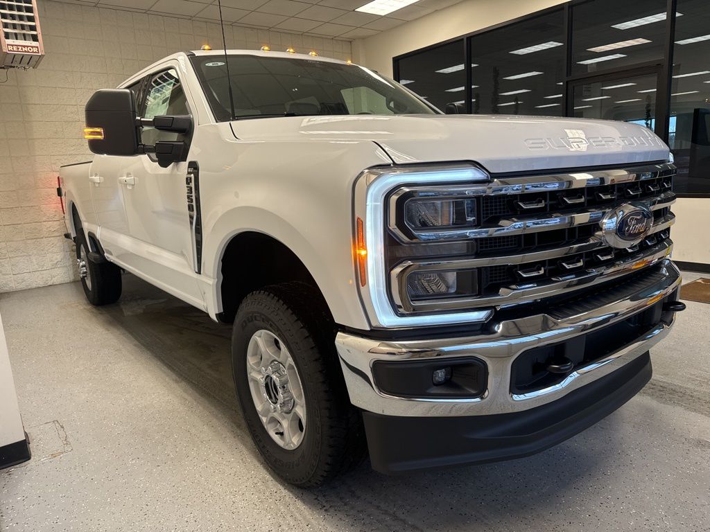 2026 Ford F-350 Super Duty XLT - Photo 10