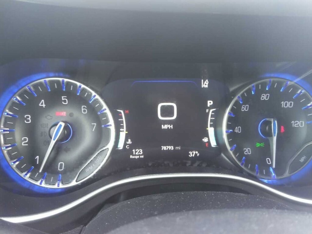 Used 2023 Chrysler Pacifica Touring L Van Passenger Van