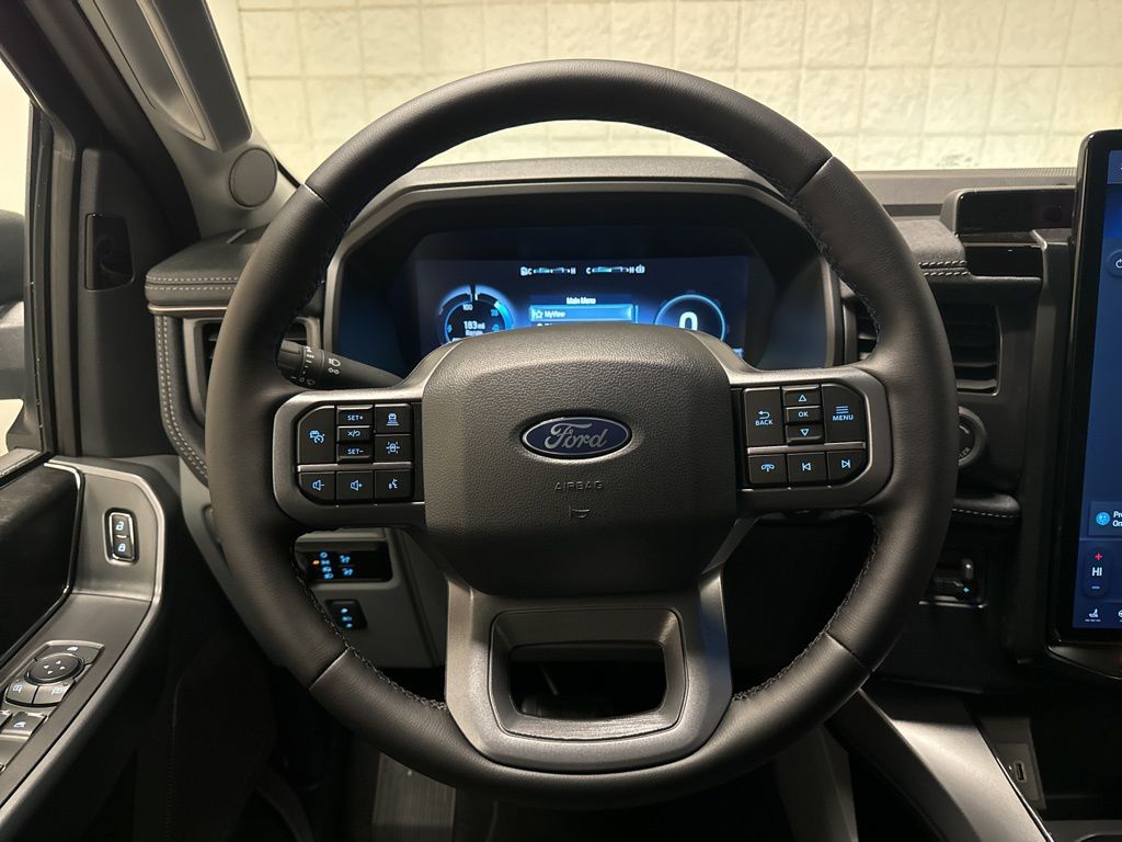 2025 Ford F-150 Lightning Flash - Photo 27