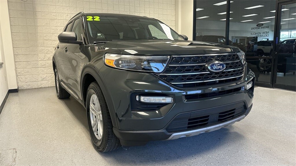 2022 Ford Explorer XLT photo 2