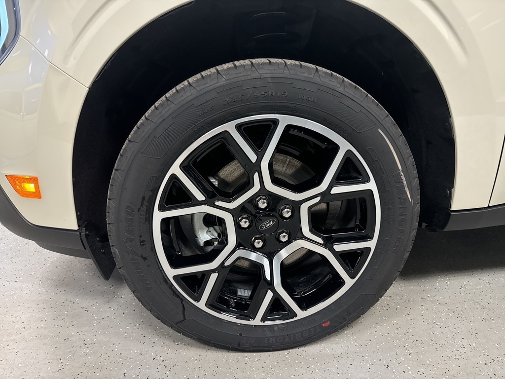 New 2025 Ford Maverick Lariat Truck SuperCrew