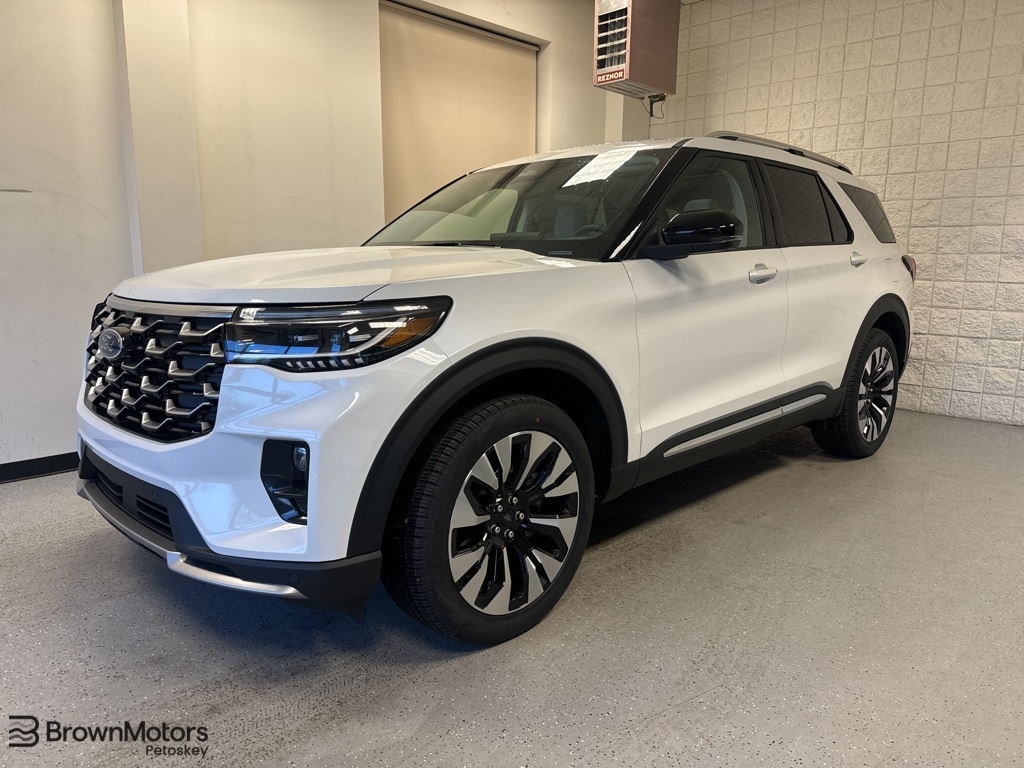 2026 Ford Explorer Platinum's photo