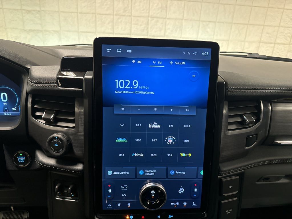 2025 Ford F-150 Lightning Flash - Photo 30