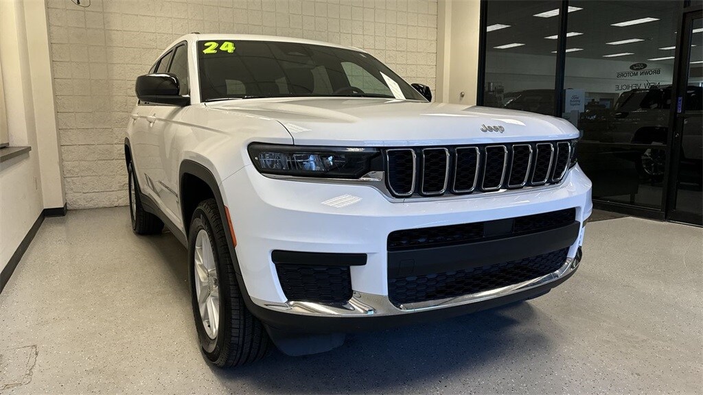 2024 Jeep Grand Cherokee Laredo X photo 2