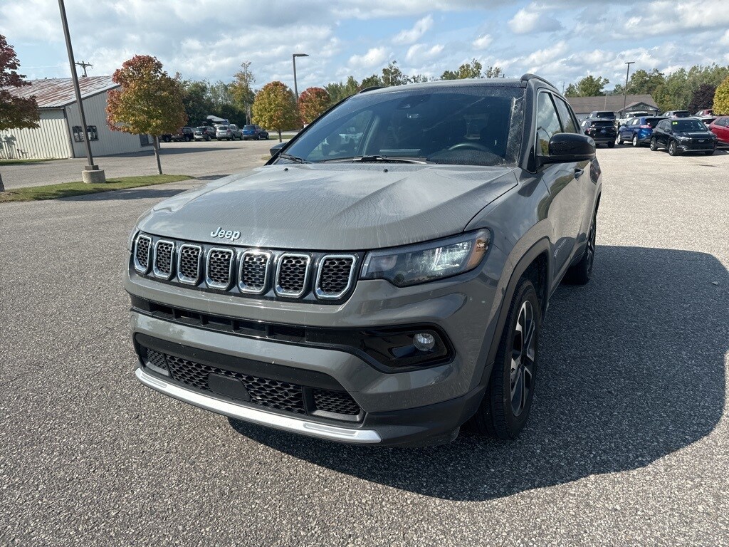 2023 Jeep Compass Limited photo 2