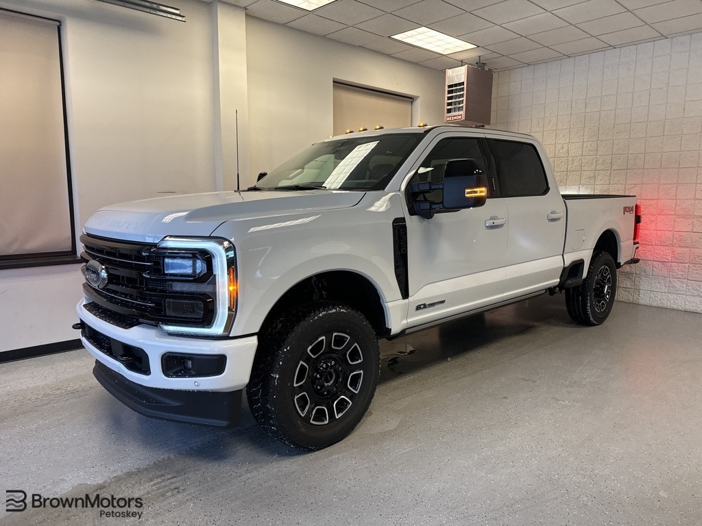 2026 Ford F-350 Super Duty Platinum's photo
