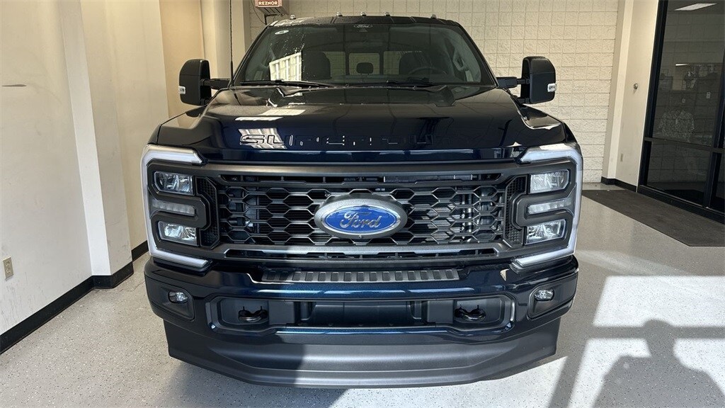 2025 Ford F-350 XL photo 4