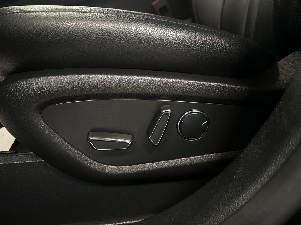 2023 Lincoln Nautilus Standard photo 3