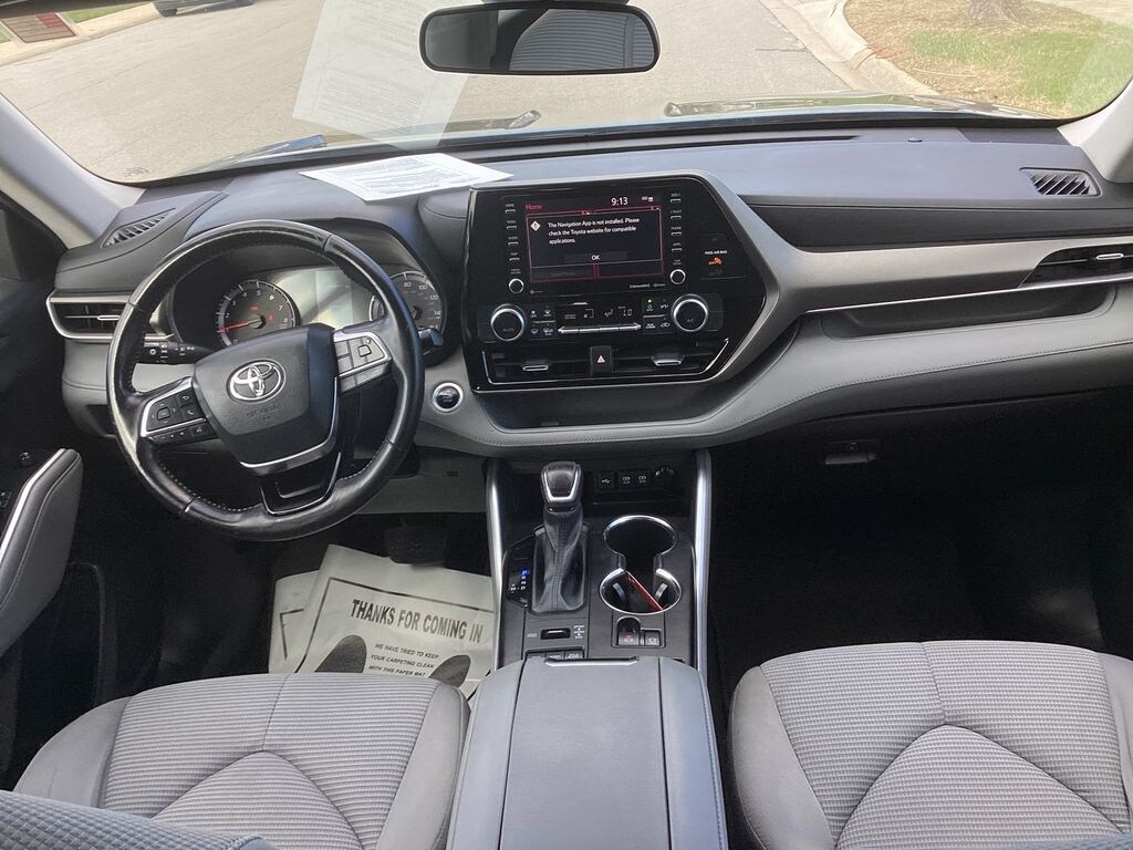 Used 2021 Toyota Highlander LE SUV